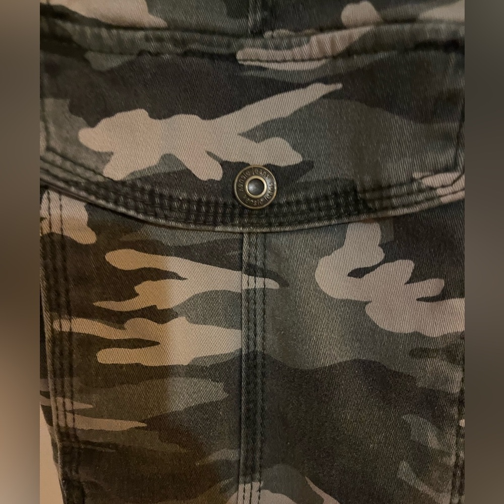 Kensie Camouflage Utility Jacket - Picture 5 of 9